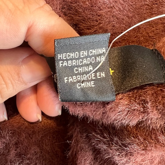 NWT! Plus Size Fuzzy Sweater-Knit Sleeveless Top 1X - Picture 7 of 8